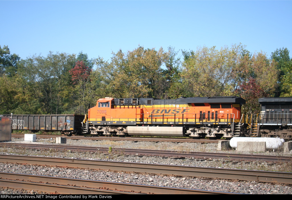 BNSF 7098